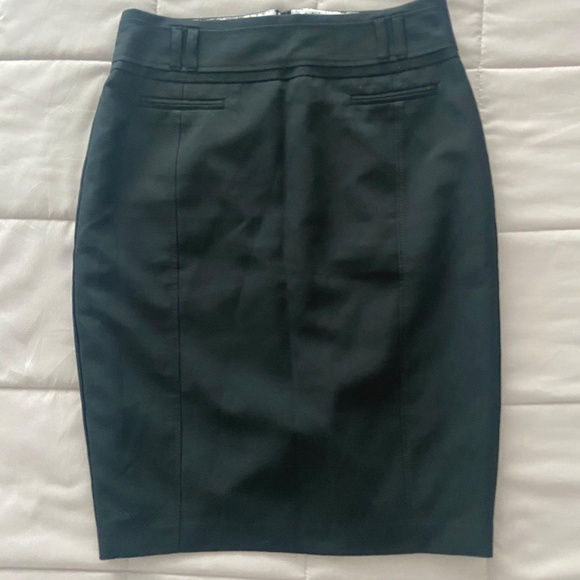 Elegant black persil skirt - Picture 1 of 1